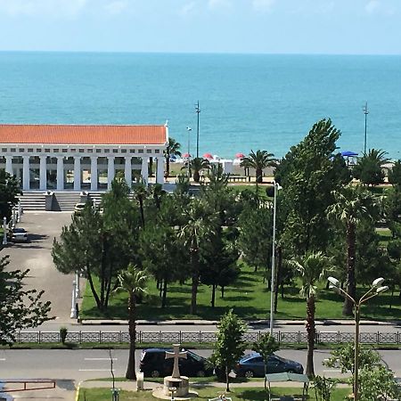 Apt Khimshiashvili 11 Apartment Batumi Bagian luar foto