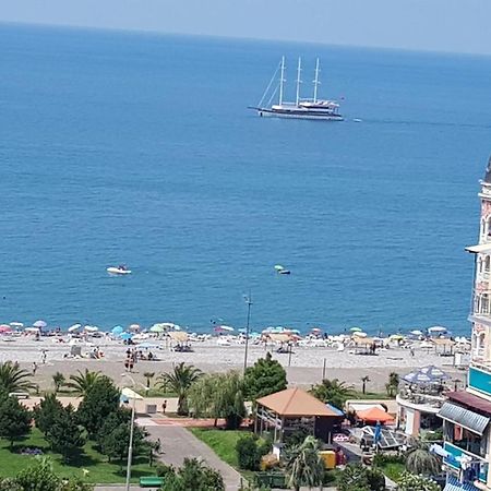 Apt Khimshiashvili 11 Apartment Batumi Bagian luar foto