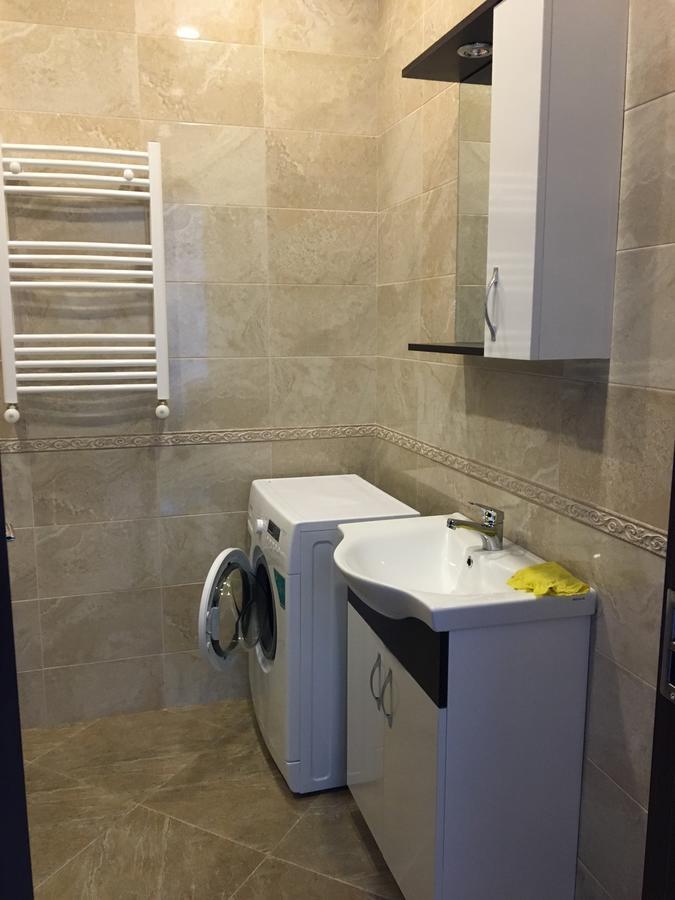 Apt Khimshiashvili 11 Apartment Batumi Bagian luar foto