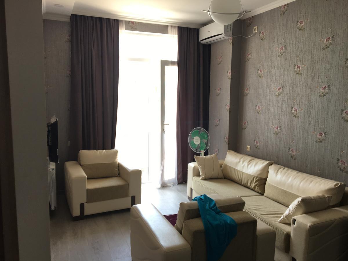 Apt Khimshiashvili 11 Apartment Batumi Bagian luar foto