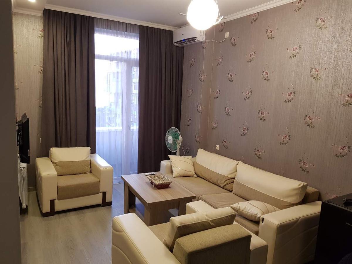 Apt Khimshiashvili 11 Apartment Batumi Bagian luar foto